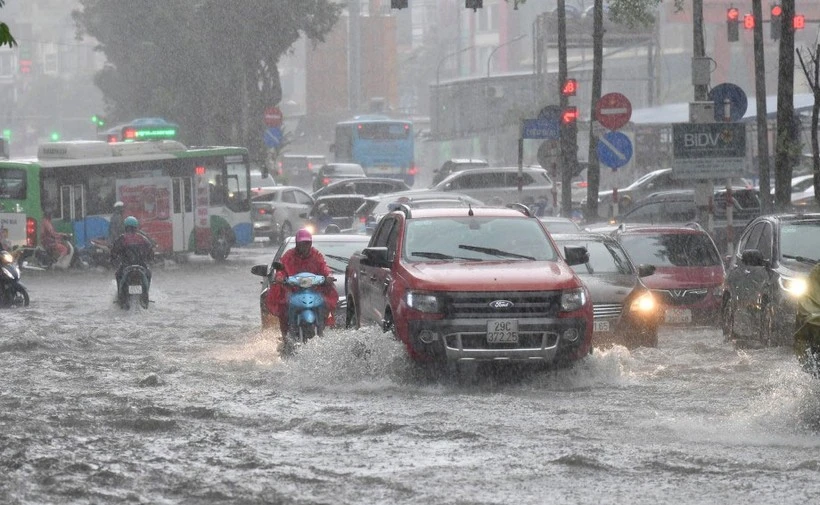 Chuyên gia cảnh báo mưa lớn tại nhiều tỉnh, thành do bão số 10 Bualoi