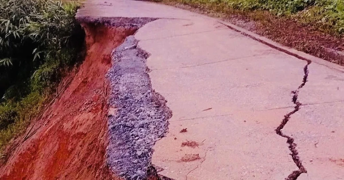 Đường vào nhiều bản làng ở Thanh Hóa bị "xé toạc" dài hơn 100m