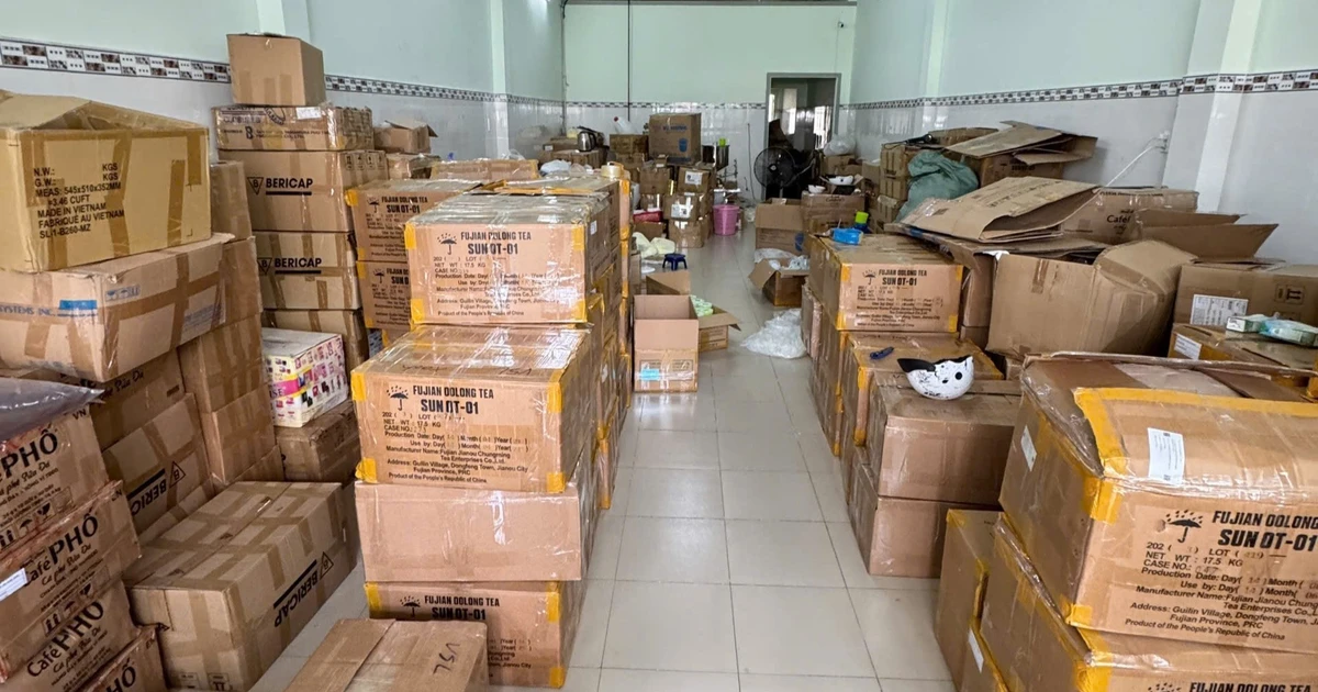 Gallery - Triệt phá “đại công xưởng” sản xuất mỹ phẩm giả gắn mác ngoại nhập | Báo Tri thức và Cuộc sống - TIN TỨC PHỔ BIẾN KIẾN THỨC 24H