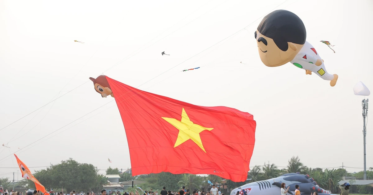 Gallery - Rợp trời những cánh diều gây "thương nhớ" ở TP HCM | Báo Tri thức và Cuộc sống - TIN TỨC PHỔ BIẾN KIẾN THỨC 24H