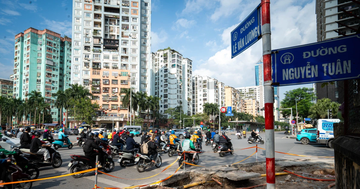 Gallery - Hà Nội xén vỉa hè, mở rộng lòng đường loạt nút giao dịp cuối năm | Báo Tri thức và Cuộc sống - TIN TỨC PHỔ BIẾN KIẾN THỨC 24H