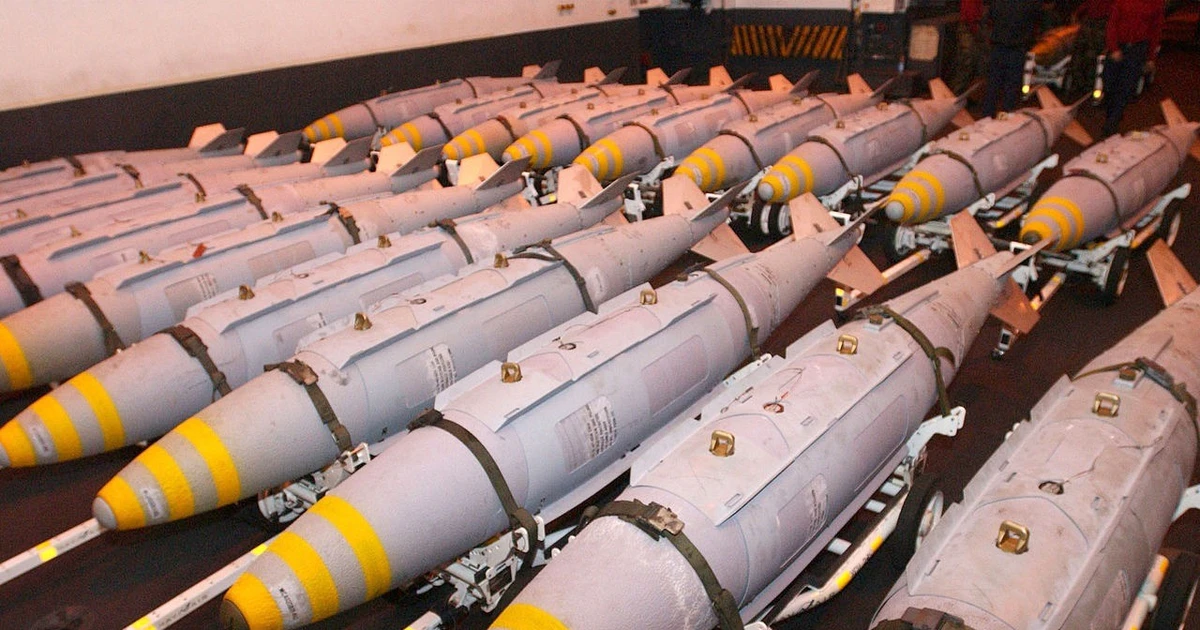 F-15E Mỹ tung chiêu lạ dùng bom laser săn UAV cảm tử Iran