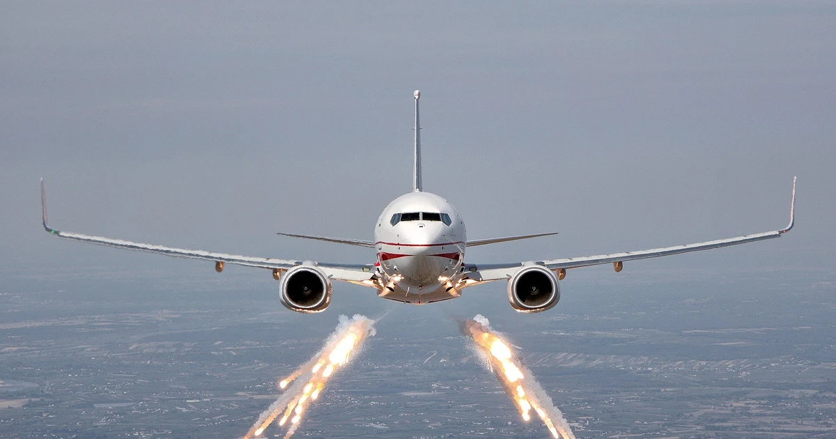 View - “Pháo đài bay” Boeing 737 với màn trình diễn gây chấn động | Báo Tri thức và Cuộc sống - TIN TỨC PHỔ BIẾN KIẾN THỨC 24H