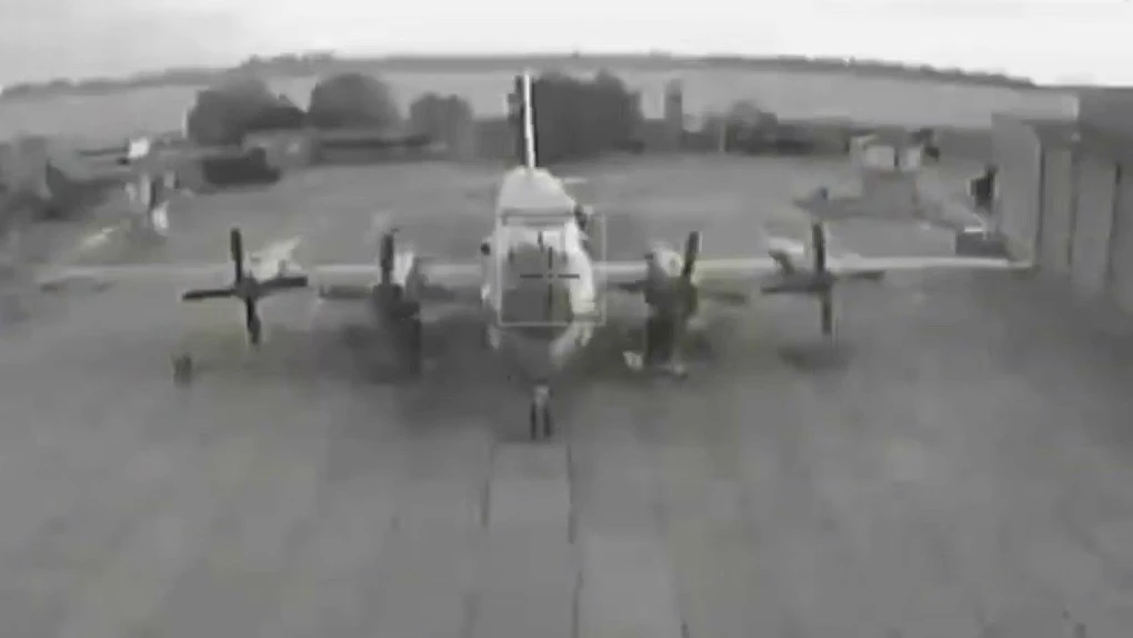 View - UAV Ukraine luồn sâu đánh úp máy bay săn ngầm IL-38N Nga thế nào? | Báo Tri thức và Cuộc sống - TIN TỨC PHỔ BIẾN KIẾN THỨC 24H