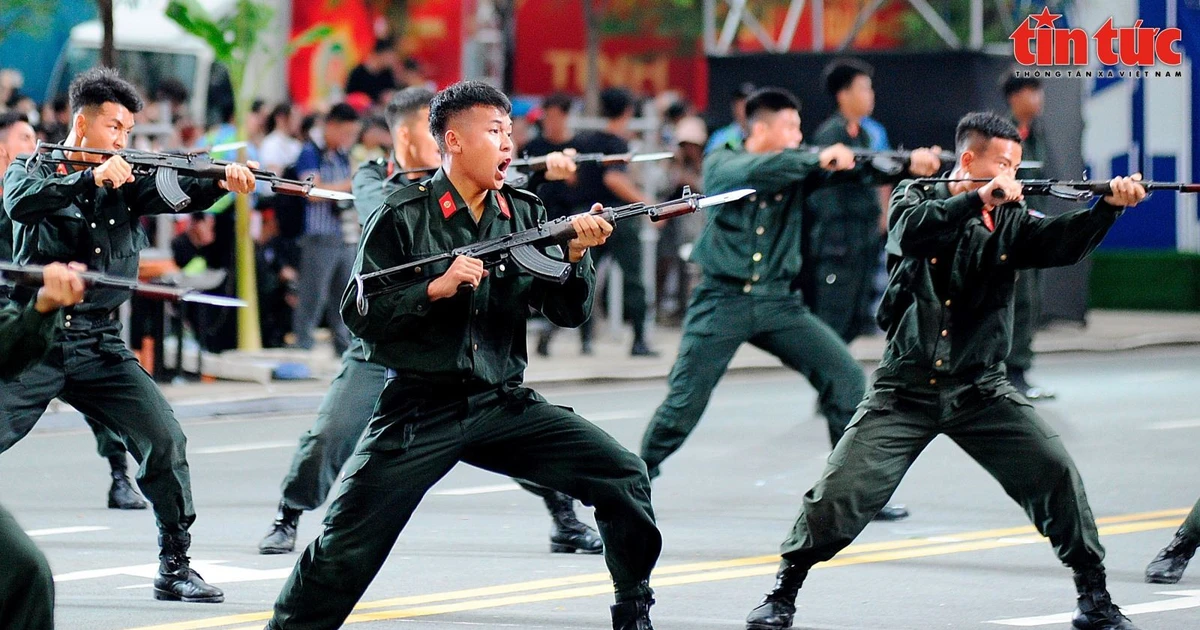 View - Hình ảnh đầy uy lực, dũng mãnh của chiến sĩ Cảnh sát cơ động | Báo Tri thức và Cuộc sống - TIN TỨC PHỔ BIẾN KIẾN THỨC 24H