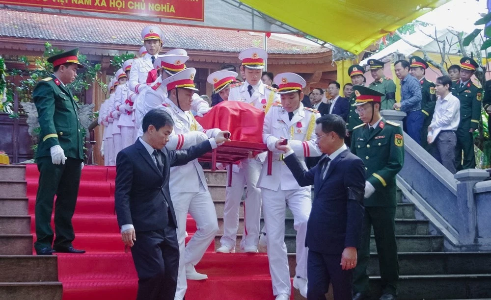 Xúc động lễ truy điệu, an táng 8 hài cốt liệt sĩ ở Quảng Trị