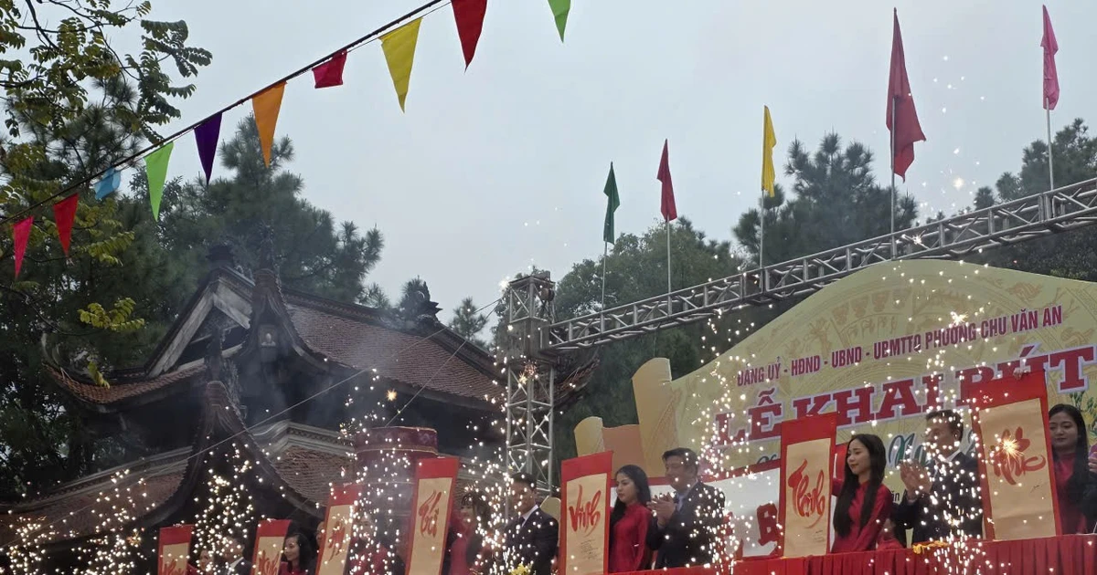 View - Chủ tịch Hải Phòng khai bút Xuân Bính Ngọ tại đền thờ Chu Văn An | Báo Tri thức và Cuộc sống - TIN TỨC PHỔ BIẾN KIẾN THỨC 24H