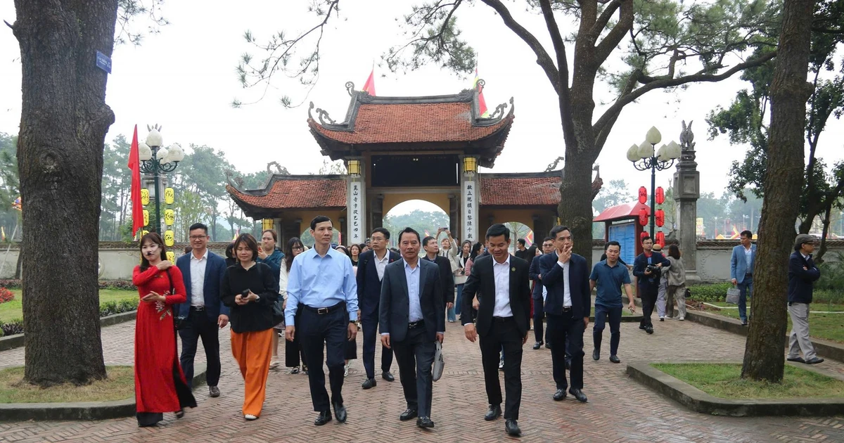 View - Nâng tầm lễ hội mùa xuân Côn Sơn – Kiếp Bạc xứng tầm Di sản thế giới | Báo Tri thức và Cuộc sống - TIN TỨC PHỔ BIẾN KIẾN THỨC 24H