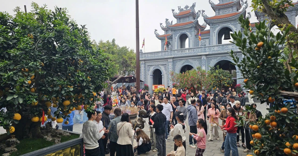 View - Điều đặc biệt khiến đền Tranh hút khách du xuân, chiêm bái | Báo Tri thức và Cuộc sống - TIN TỨC PHỔ BIẾN KIẾN THỨC 24H