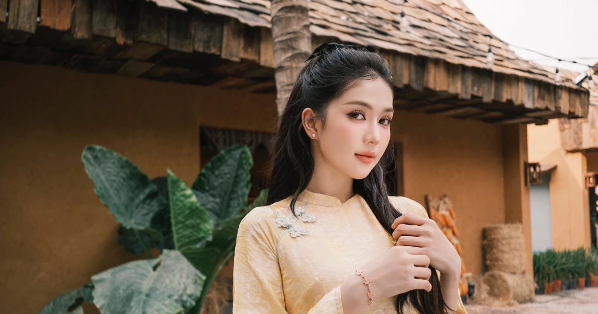 Gallery - Ngọc Trinh diện áo dài kín đáo được khen xinh đẹp nền nã | Báo Tri thức và Cuộc sống - TIN TỨC PHỔ BIẾN KIẾN THỨC 24H