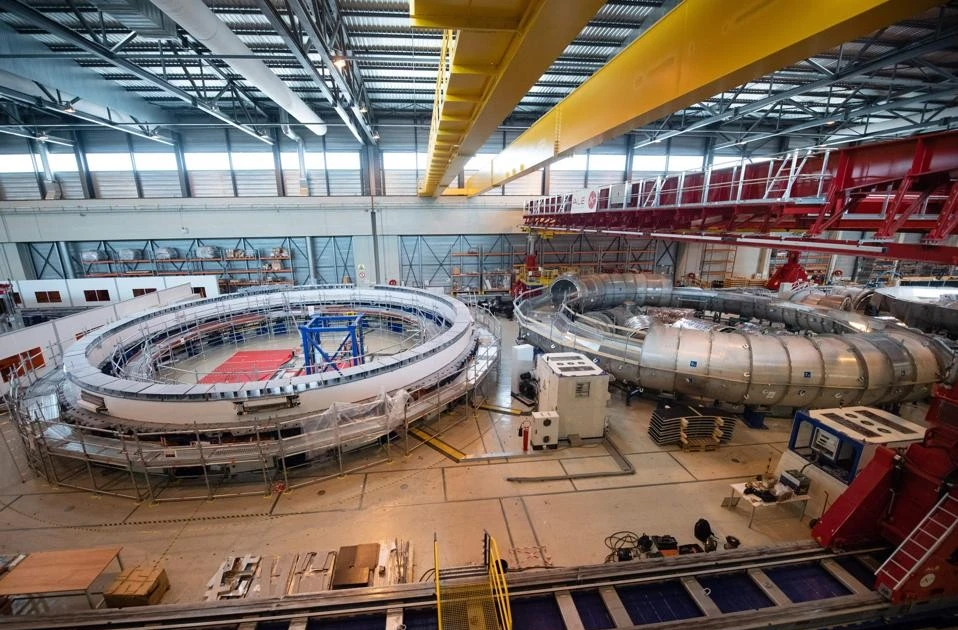 Mỹ đưa “quái vật” 17m tới Pháp cho dự án năng lượng mặt trời