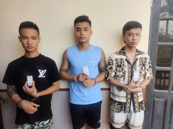 Bắt quả tang nhóm đối tượng thác loạn trong quán karaoke ở Hưng Yên