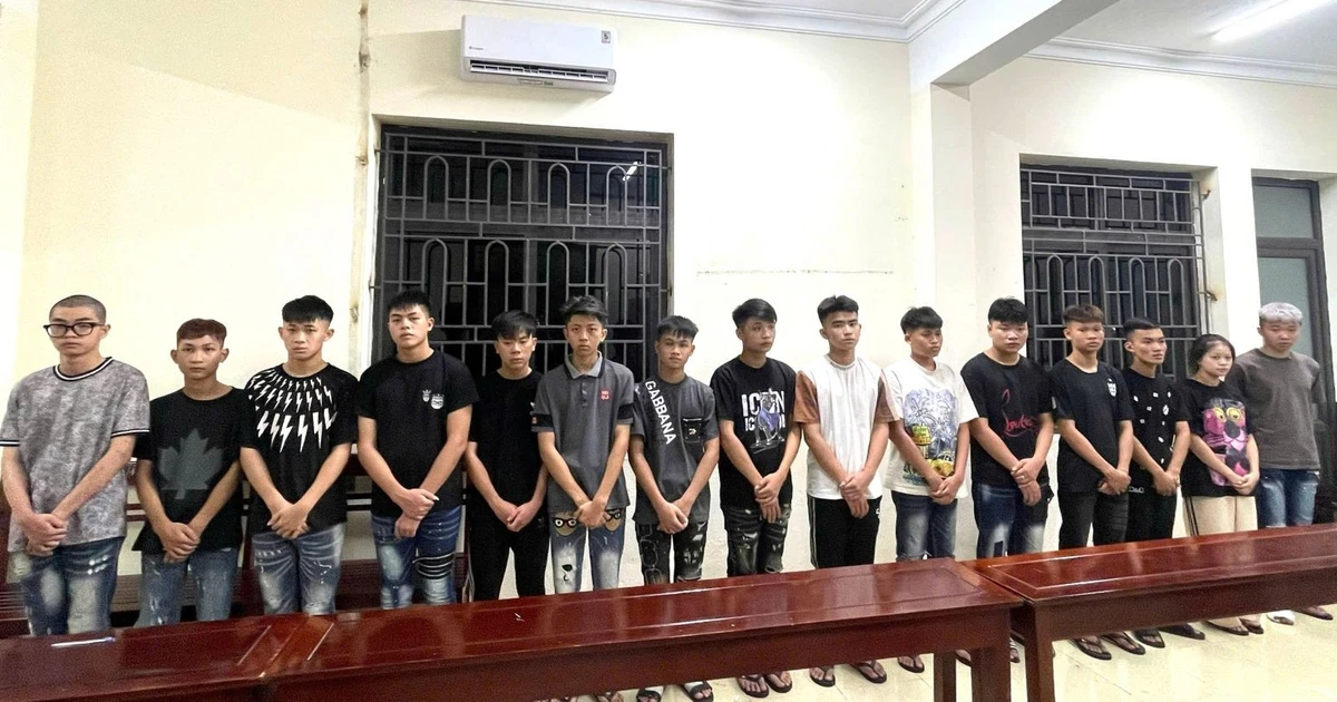 View - Hai nhóm đối tượng lạng lách, đánh võng, ném vỏ chai bia, rượt đuổi đánh nhau | Báo Tri thức và Cuộc sống - TIN TỨC PHỔ BIẾN KIẾN THỨC 24H