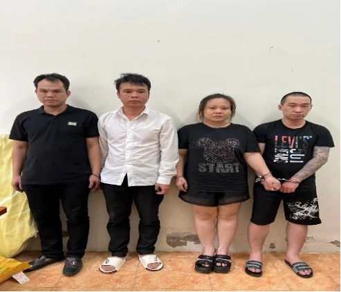 Khởi tố 4 đối tượng mua bán và sử dụng ma túy tại Hà Nội