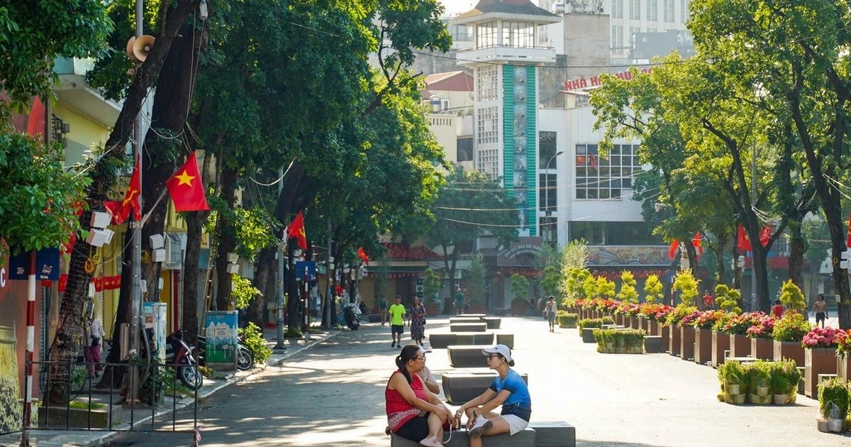 View - Bất ngờ diện mạo mới của Quảng trường Đông Kinh Nghĩa Thục | Báo Tri thức và Cuộc sống - TIN TỨC PHỔ BIẾN KIẾN THỨC 24H