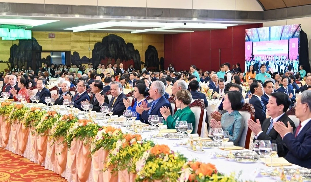 View - Chiêu đãi trọng thể nhân kỷ niệm 80 năm Quốc khánh 2/9 | Báo Tri thức và Cuộc sống - TIN TỨC PHỔ BIẾN KIẾN THỨC 24H