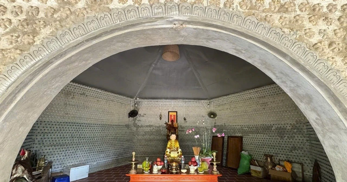 Gallery - Ngắm ngôi đền độc đáo dựng từ hàng vạn chai nhựa | Báo Tri thức và Cuộc sống - TIN TỨC PHỔ BIẾN KIẾN THỨC 24H