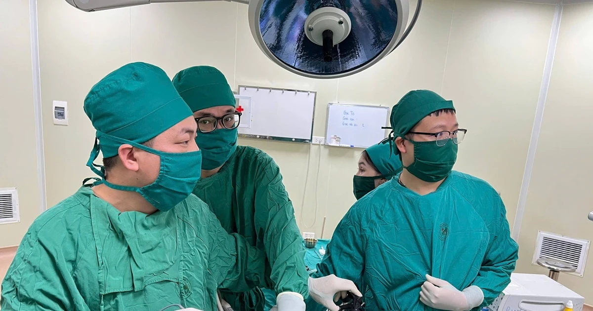 Gallery - Nội soi kỹ thuật cao cắt u nhầy ruột thừa 'khổng lồ' | Báo Tri thức và Cuộc sống - TIN TỨC PHỔ BIẾN KIẾN THỨC 24H