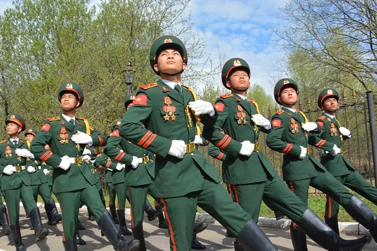 View - Đoàn Việt Nam tham gia duyệt binh ở Nga tập luyện buổi đầu tiên | Báo Tri thức và Cuộc sống - TIN TỨC PHỔ BIẾN KIẾN THỨC 24H