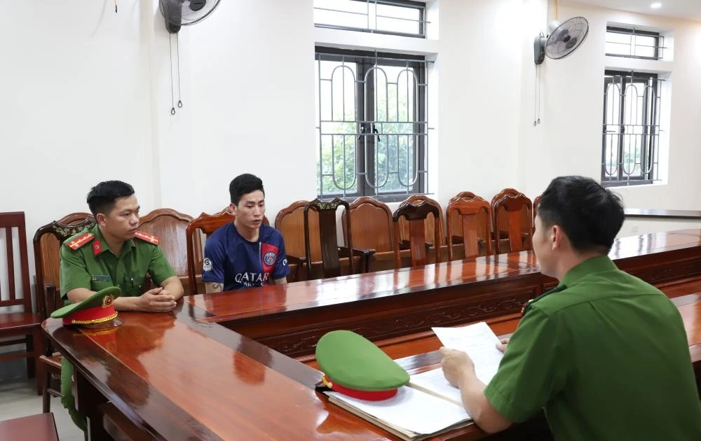 View - Bắt nóng “đạo chích” trộm tiền của nữ nhân viên massage | Báo Tri thức và Cuộc sống - TIN TỨC PHỔ BIẾN KIẾN THỨC 24H