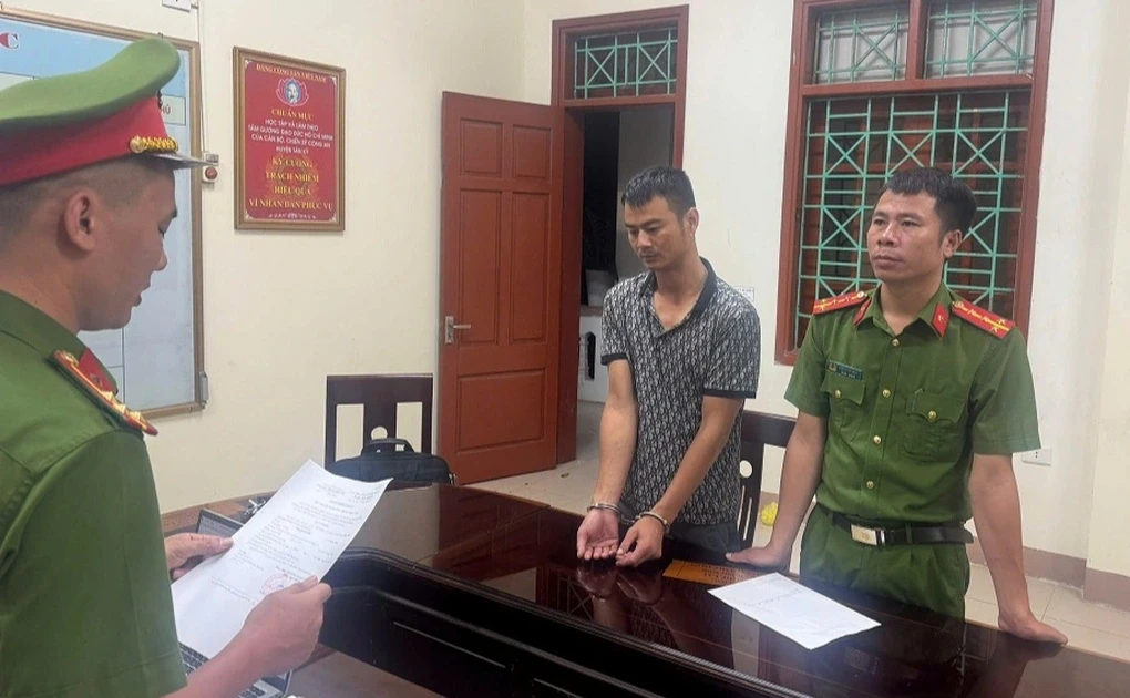 Bắt đối tượng hành hung tài xế xe buýt, bắt quỳ giữa đường ở Nghệ An