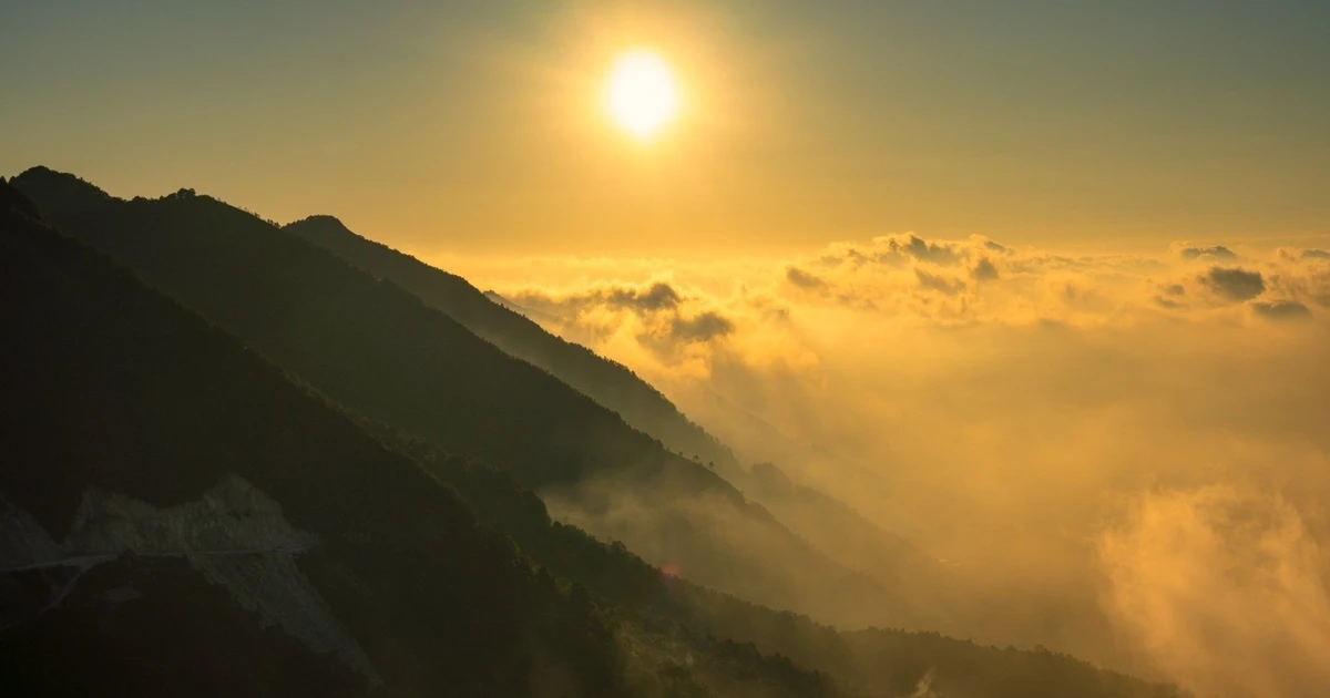 Gallery - Săn mây Tà Xùa, đón hoàng hôn bản Khe Cải đẹp mê hồn | Báo Tri thức và Cuộc sống - TIN TỨC PHỔ BIẾN KIẾN THỨC 24H
