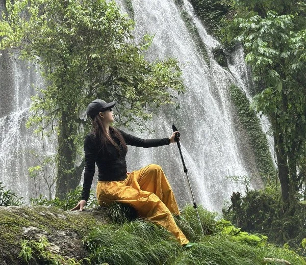 View - Đi bộ xuyên rừng, tắm thác Nậm Lúc mát lạnh giữa hè | Báo Tri thức và Cuộc sống - TIN TỨC PHỔ BIẾN KIẾN THỨC 24H