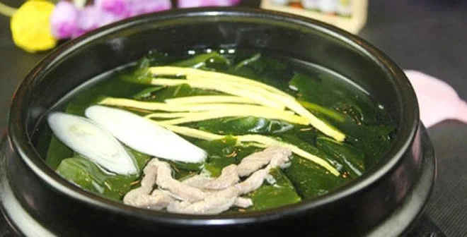 Thanh lọc cơ thể, bổ thận với canh ngưu bàng rong biển