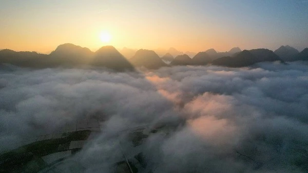 View - Chạm mây trên đỉnh Nà Lay, ngắm trọn thung lũng Bắc Sơn từ trên cao | Báo Tri thức và Cuộc sống - TIN TỨC PHỔ BIẾN KIẾN THỨC 24H