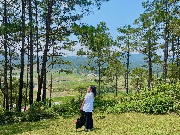 View - Hè 2025, Gen Z chuộng tour "ẩn cư, sống chậm" vắng người | Báo Tri thức và Cuộc sống - TIN TỨC PHỔ BIẾN KIẾN THỨC 24H