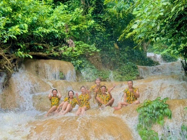 View - Đổi gió ngày lễ, về Thác Mây ngâm mình trong nước mát, check-in sống ảo | Báo Tri thức và Cuộc sống - TIN TỨC PHỔ BIẾN KIẾN THỨC 24H