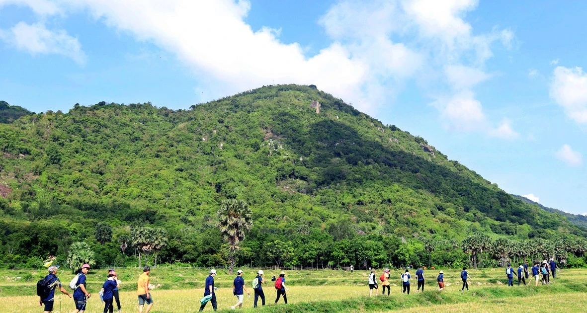 View - Du lịch núi Cấm mùa mưa, băng rừng, tắm suối, hít hà thiên nhiên | Báo Tri thức và Cuộc sống - TIN TỨC PHỔ BIẾN KIẾN THỨC 24H