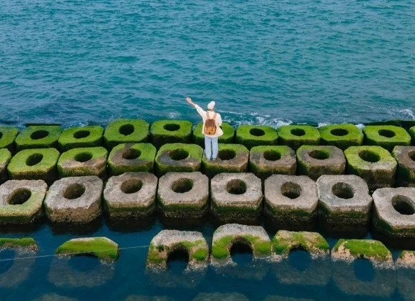 View -  Bãi đá thấp biển Hải Dương điểm check-in hoang sơ hút giới trẻ xứ Huế | Báo Tri thức và Cuộc sống - TIN TỨC PHỔ BIẾN KIẾN THỨC 24H