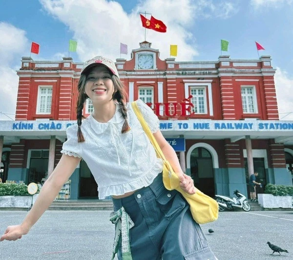 View - Chuyến tàu di sản Huế Đà Nẵng có gì khiến du khách mê mẩn? | Báo Tri thức và Cuộc sống - TIN TỨC PHỔ BIẾN KIẾN THỨC 24H