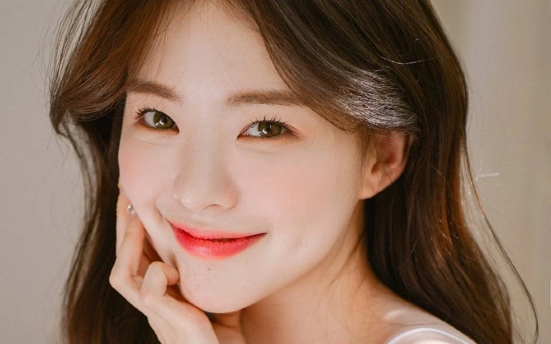 Bí quyết má hồng trong veo cho ngày thu dịu nhẹ