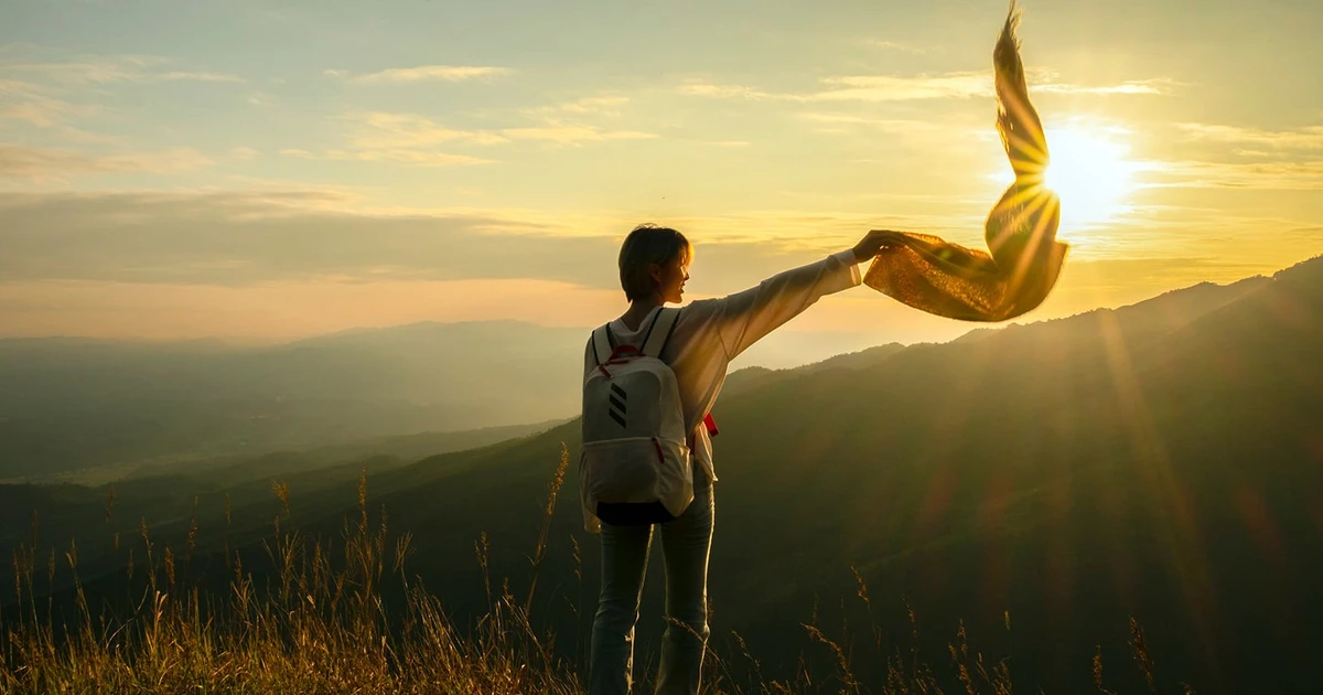 View - Trekking đỉnh Phia Pò 'nóc nhà' xứ Lạng giữa thảo nguyên bạt ngàn | Báo Tri thức và Cuộc sống - TIN TỨC PHỔ BIẾN KIẾN THỨC 24H