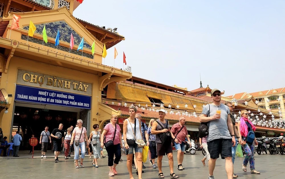 Gallery - Vì sao du khách Tây quay lại Việt Nam 19 lần trong 18 năm? | Báo Tri thức và Cuộc sống - TIN TỨC PHỔ BIẾN KIẾN THỨC 24H