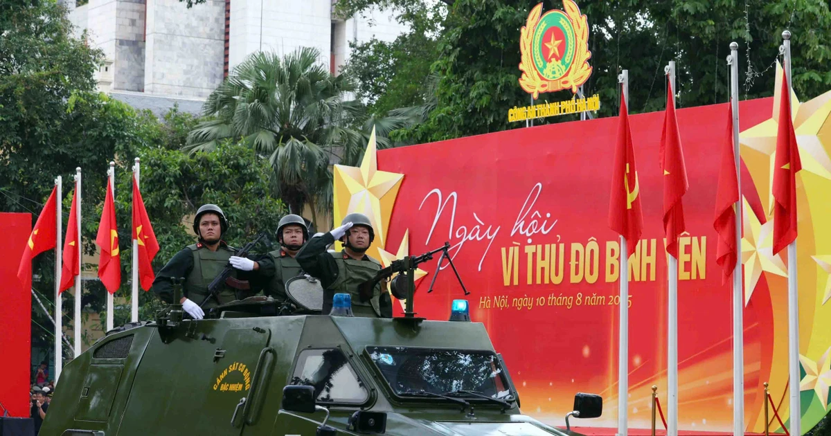 View - Mãn nhãn lễ duyệt đội ngũ, diễu hành quần chúng của Công an Hà Nội | Báo Tri thức và Cuộc sống - TIN TỨC PHỔ BIẾN KIẾN THỨC 24H