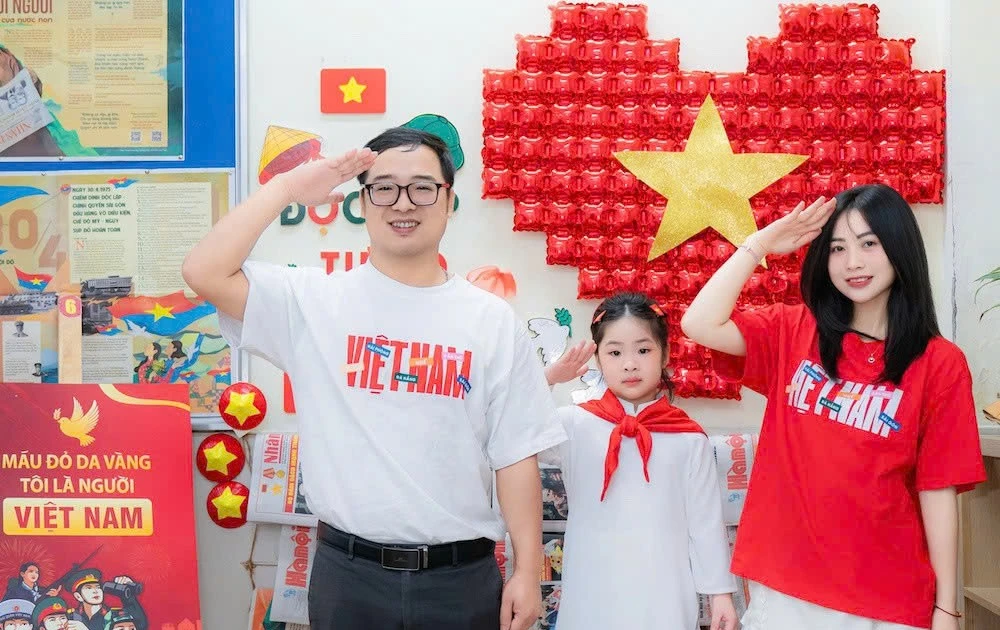 View - "Tôi yêu Tổ quốc tôi" của những học sinh lớp 1 Hà Nội | Báo Tri thức và Cuộc sống - TIN TỨC PHỔ BIẾN KIẾN THỨC 24H