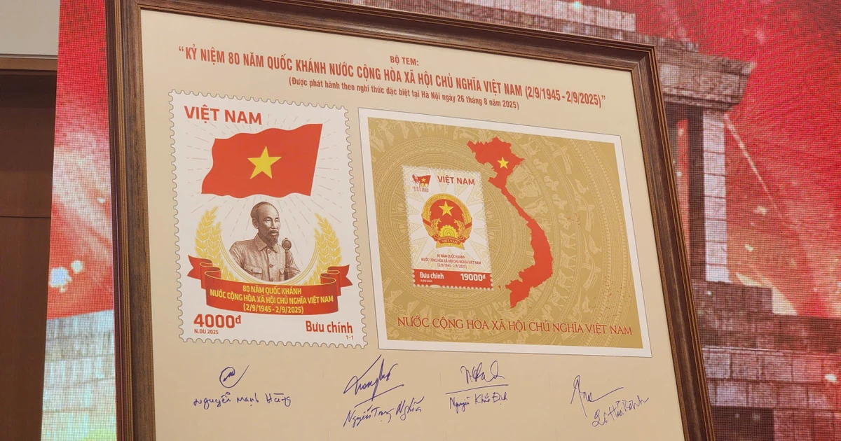 View - Chiêm ngưỡng bộ tem bưu chính đặc biệt “Kỷ niệm 80 năm Quốc khánh" | Báo Tri thức và Cuộc sống - TIN TỨC PHỔ BIẾN KIẾN THỨC 24H