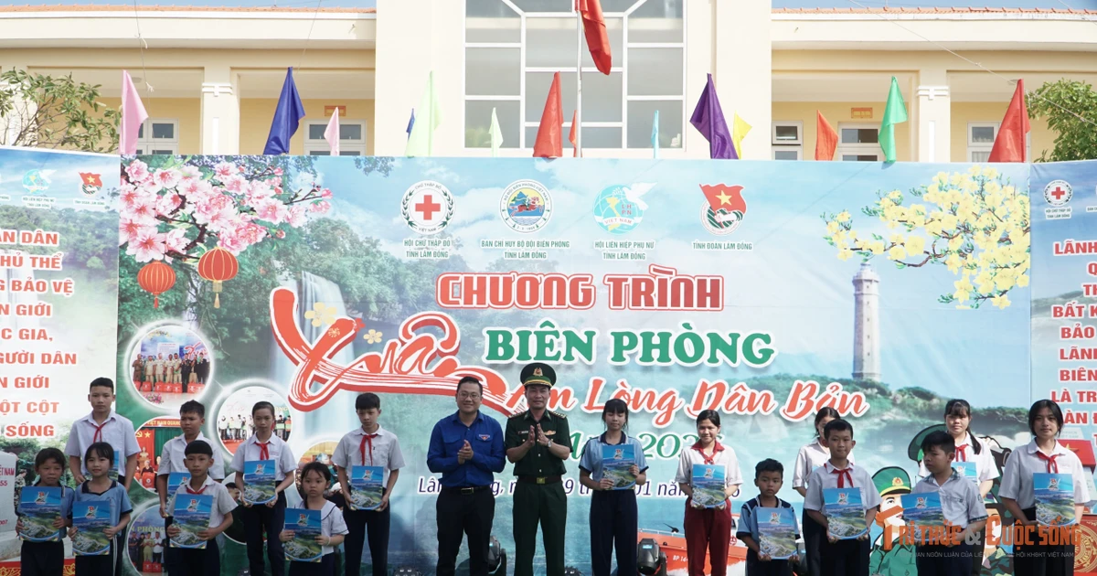 Gallery - Bộ đội Biên phòng Lâm Đồng mang 'xuân ấm' đến người dân phường Phú Thủy | Báo Tri thức và Cuộc sống - TIN TỨC PHỔ BIẾN KIẾN THỨC 24H