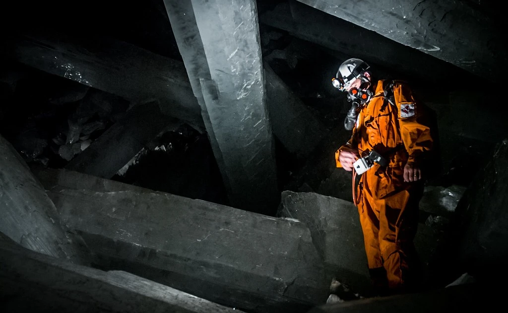 Gallery - Vẻ đẹp mong manh của khoáng vật được mệnh danh là “Pha lê Mặt Trăng” | Báo Tri thức và Cuộc sống - TIN TỨC PHỔ BIẾN KIẾN THỨC 24H