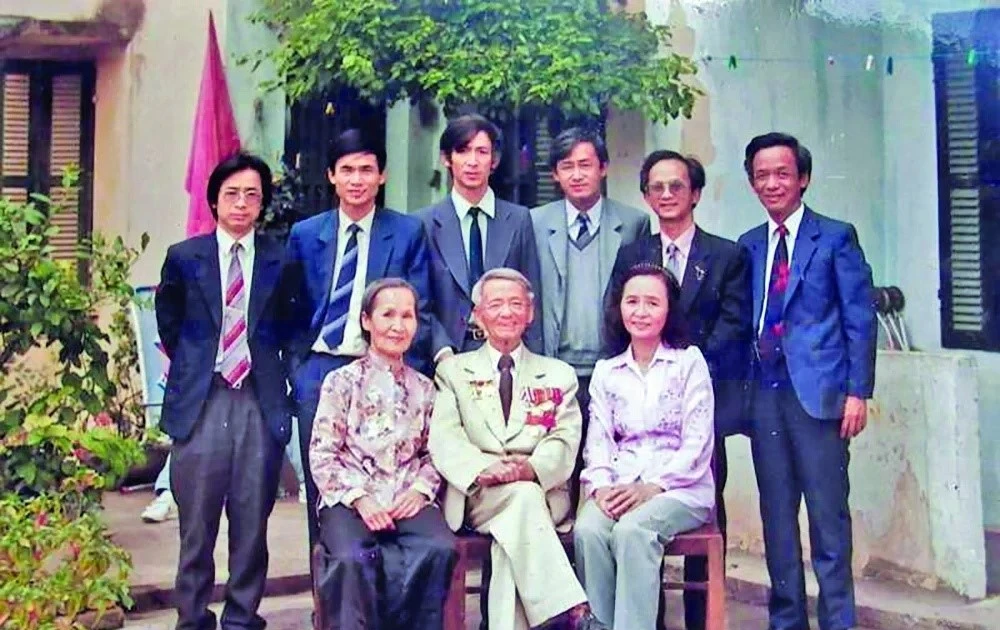 View - Bí quyết nuôi 8 người con thành danh của gia đình trí thức nổi tiếng | Báo Tri thức và Cuộc sống - TIN TỨC PHỔ BIẾN KIẾN THỨC 24H