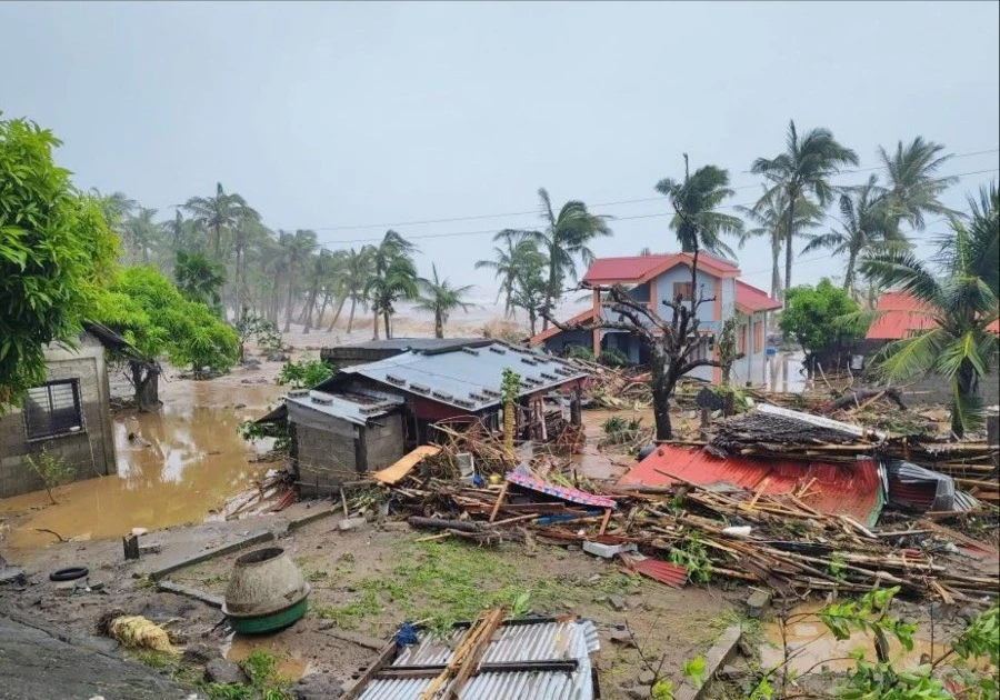 View - Hình ảnh bão Fung-Wong tàn phá Philippines | Báo Tri thức và Cuộc sống - TIN TỨC PHỔ BIẾN KIẾN THỨC 24H