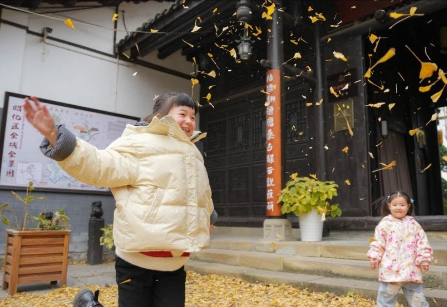 Gallery - Cảnh yên bình trong thị trấn cổ ở Trung Quốc | Báo Tri thức và Cuộc sống - TIN TỨC PHỔ BIẾN KIẾN THỨC 24H