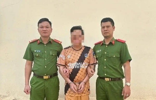 View - Tạm giữ nam nhân viên dâm ô người chưa thành niên tại công ty ở Đồng Nai | Báo Tri thức và Cuộc sống - TIN TỨC PHỔ BIẾN KIẾN THỨC 24H