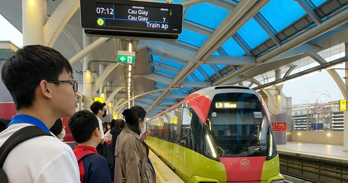 Gallery - Xăng đắt, người dân thay đổi thói quen đi lại | Báo Tri thức và Cuộc sống - TIN TỨC PHỔ BIẾN KIẾN THỨC 24H