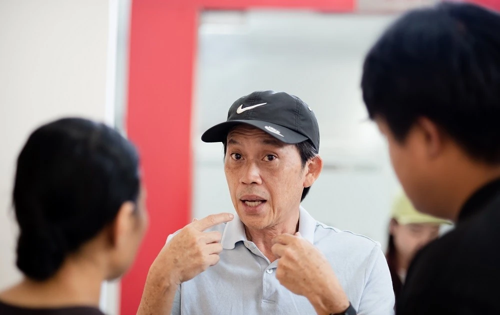 View - Hoài Linh, Quyền Linh ngồi liên tục 3 ngày chọn diễn viên cho ‘Đường về’ | Báo Tri thức và Cuộc sống - TIN TỨC PHỔ BIẾN KIẾN THỨC 24H