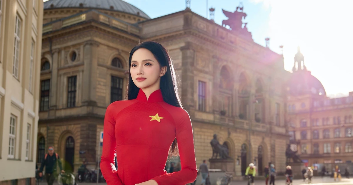 Hương Giang khoe sắc với áo dài đỏ, fan rần rần trước thềm Miss Universe