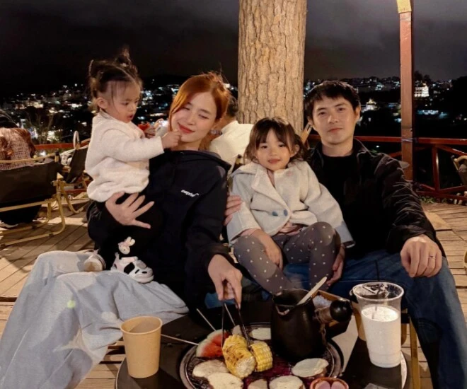 View - Con gái Đông Nhi – Ông Cao Thắng gây chú ý với diện mạo giống bố | Báo Tri thức và Cuộc sống - TIN TỨC PHỔ BIẾN KIẾN THỨC 24H